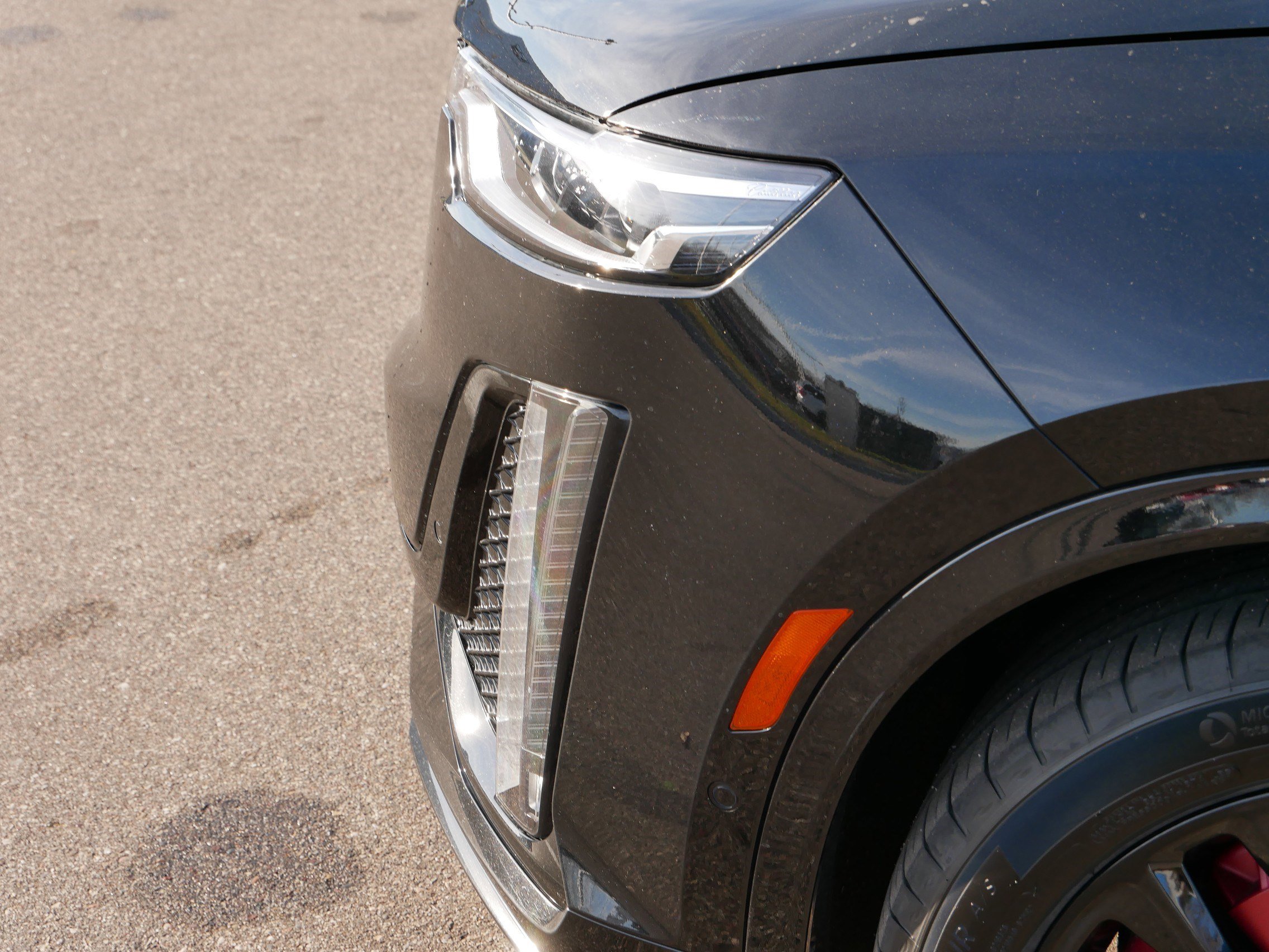 Certified 2024 Cadillac XT6 Sport w/ LPO, Onyx Lite Package image 16