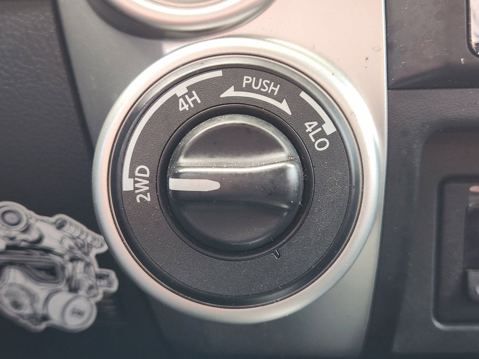 Used 2018 Nissan Titan SV w/ SV Convenience Package image 22