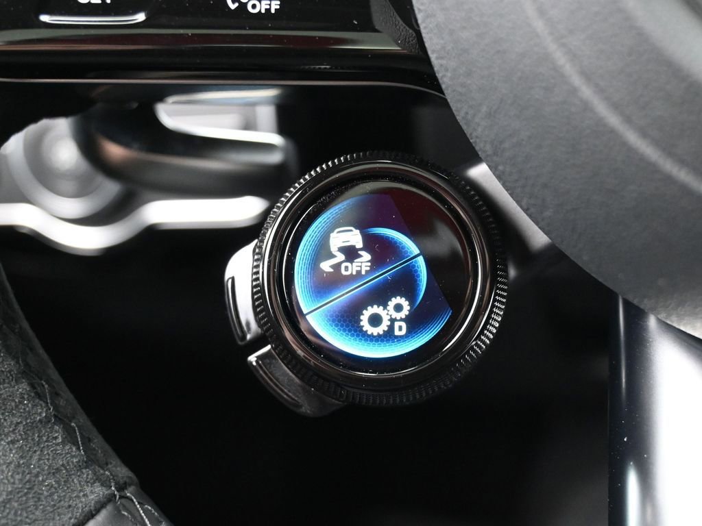 New 2025 Mercedes-Benz CLA 35 AMG 4MATIC image 13