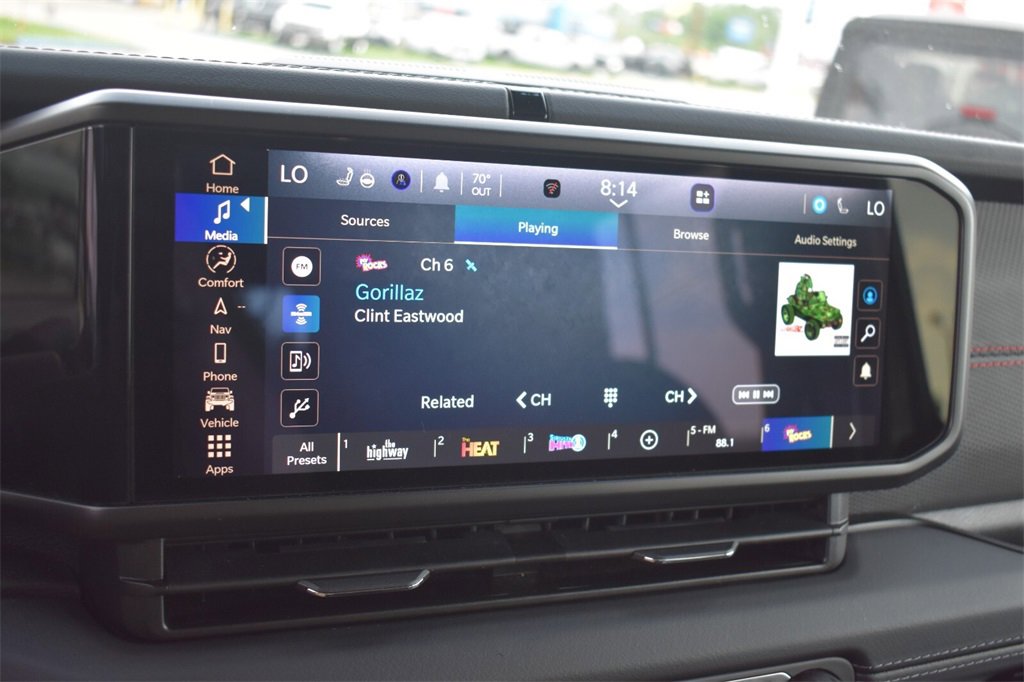 Used 2024 Jeep Wrangler Unlimited Rubicon w/ Technology Group image 32