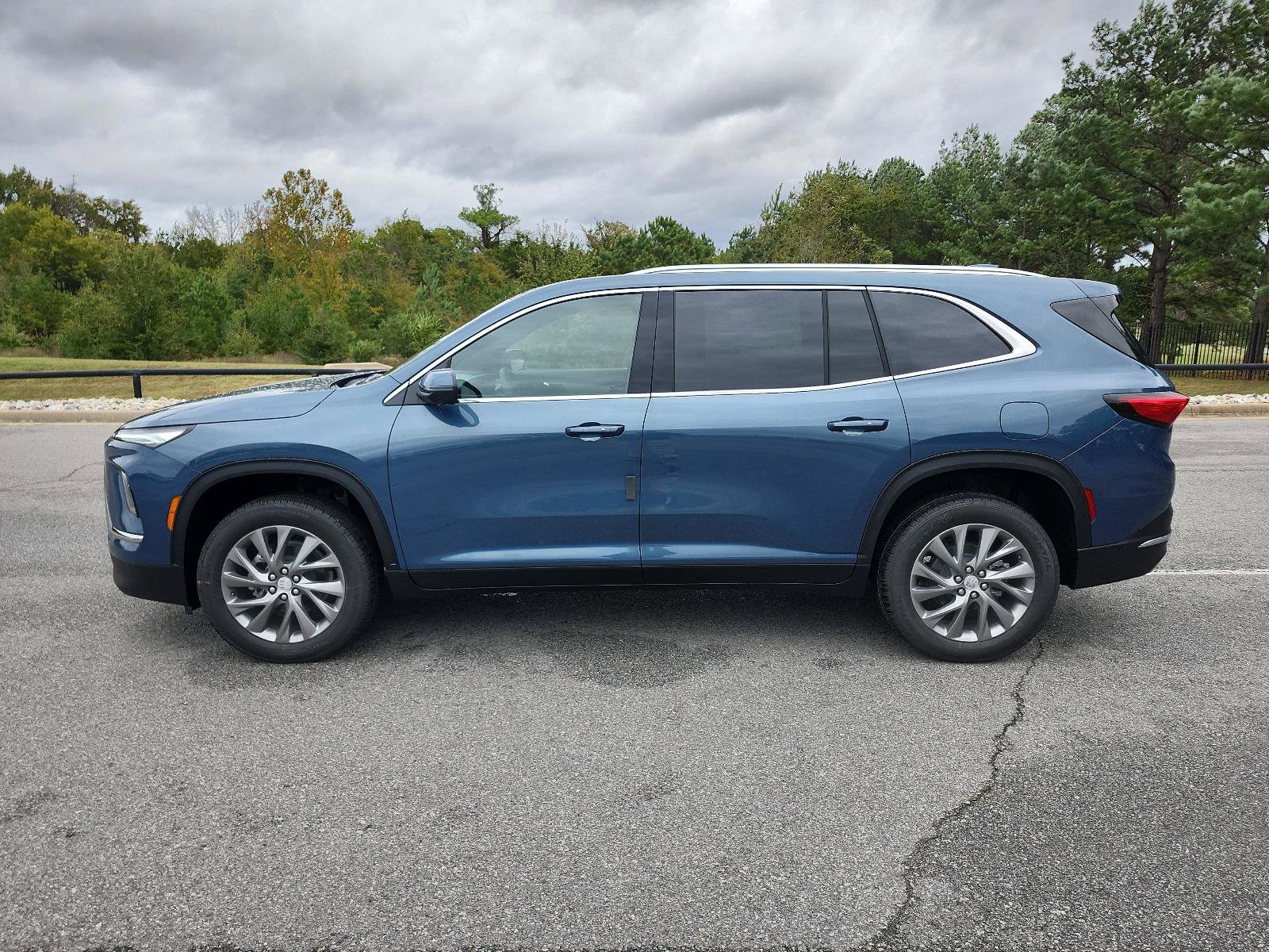 New 2026 Buick Enclave Preferred w/ Power Package image 2