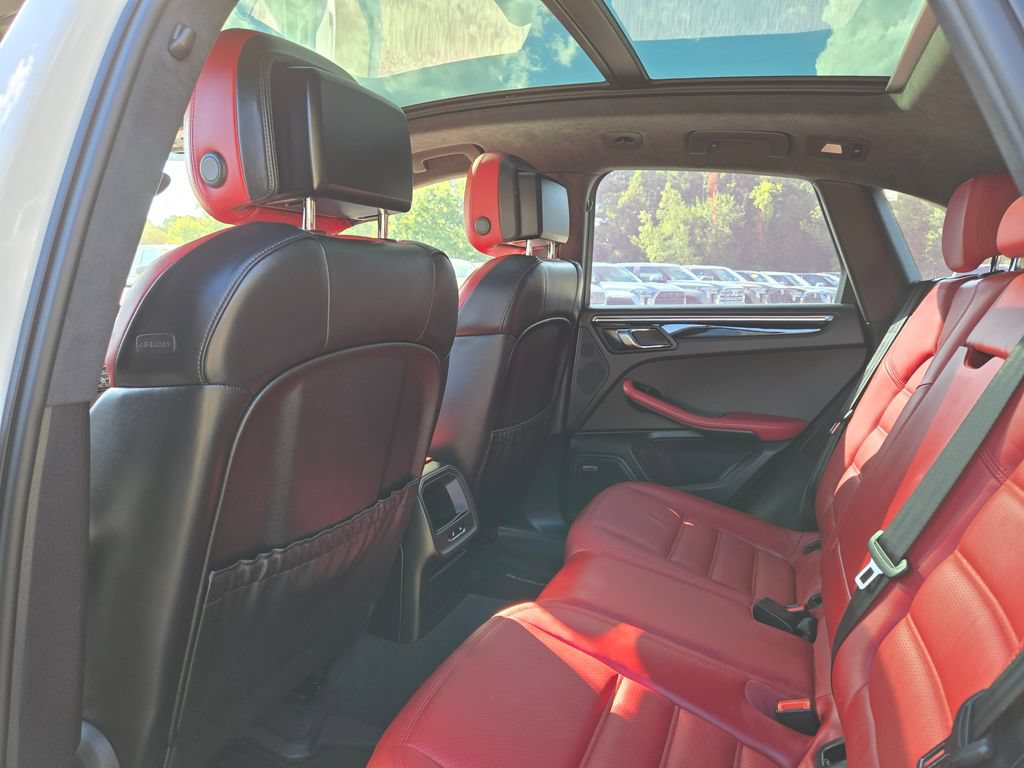 Used 2015 Porsche Macan Turbo AWD/4WD image 15