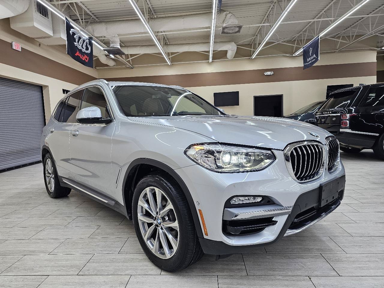 Used 2019 BMW X3 xDrive30i w/ Premium Package AWD/4WD image 4