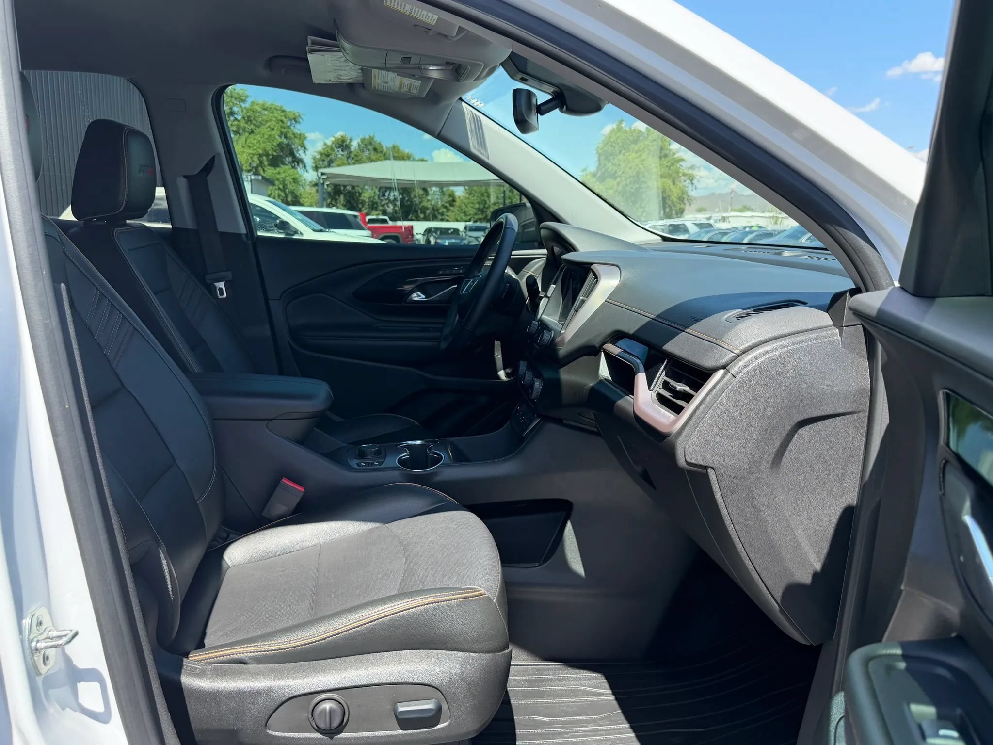 Used 2024 GMC Terrain AT4 AWD/4WD image 23