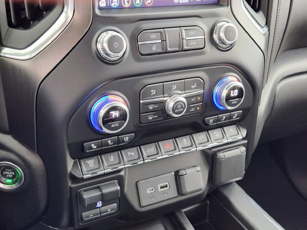 Used 2022 GMC Sierra 2500 AT4 w/ AT4 Preferred Package AWD/4WD image 24