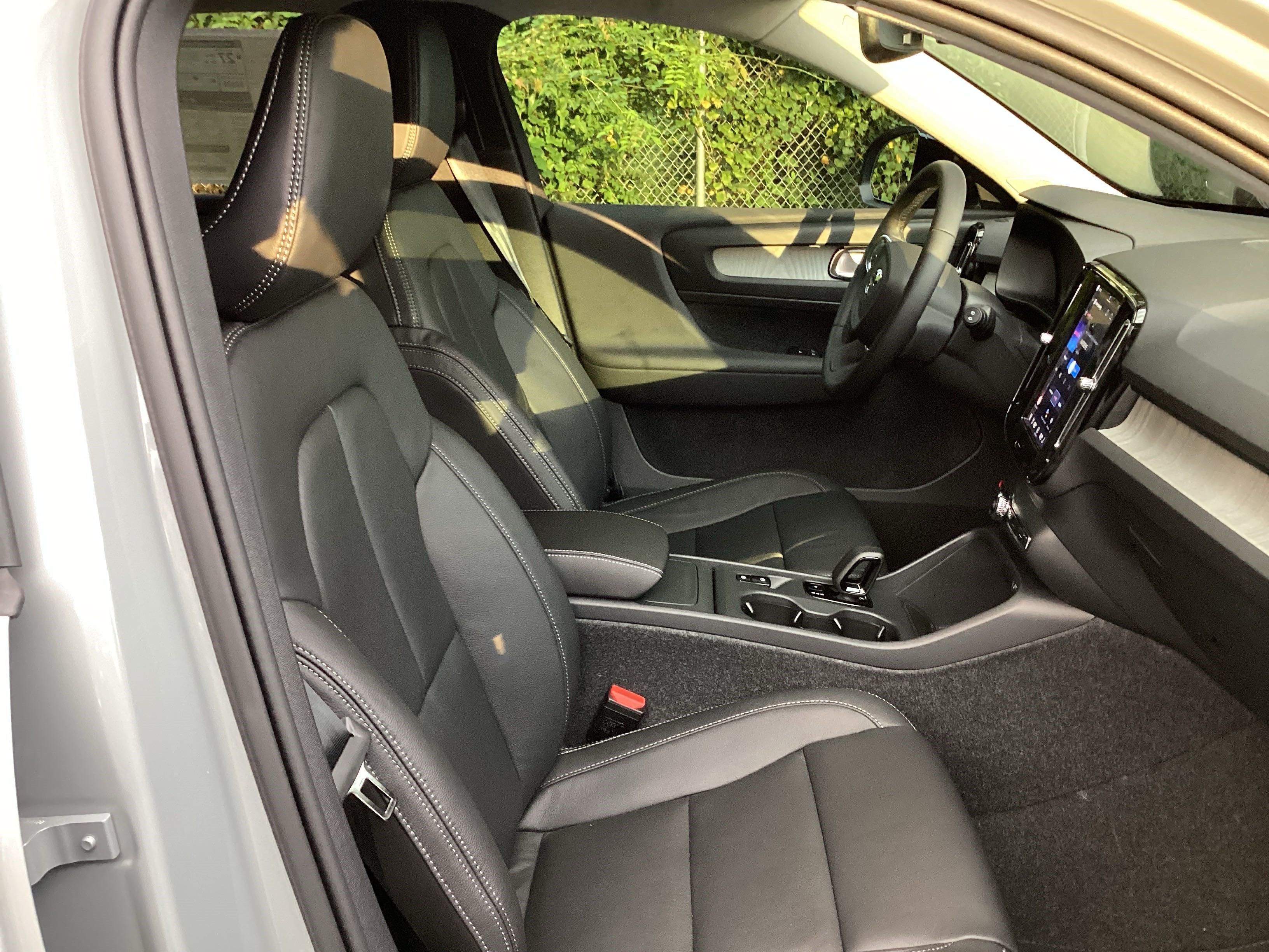 New 2026 Volvo XC40 B4 Core FWD image 21