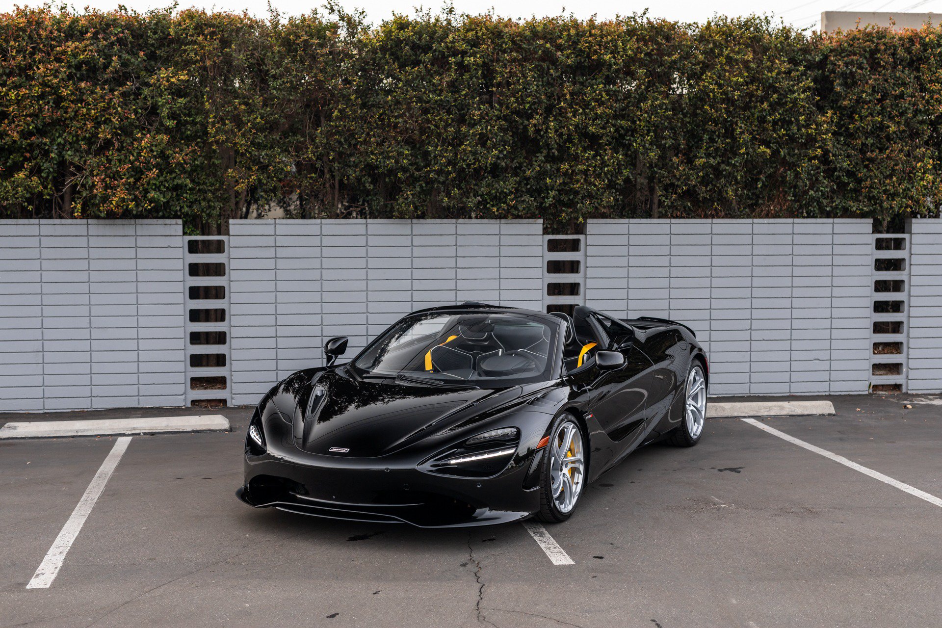 Used 2024 McLaren 750S Spider RWD image 16