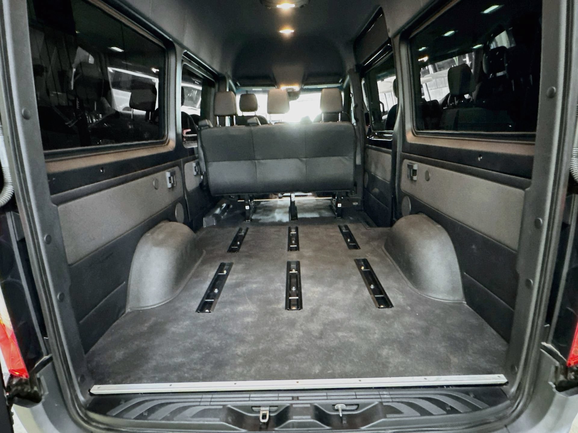Used 2023 Mercedes-Benz Sprinter 2500 image 25