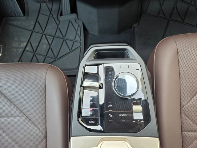 Used 2024 BMW iX xDrive50 w/ Sport Package AWD/4WD image 43
