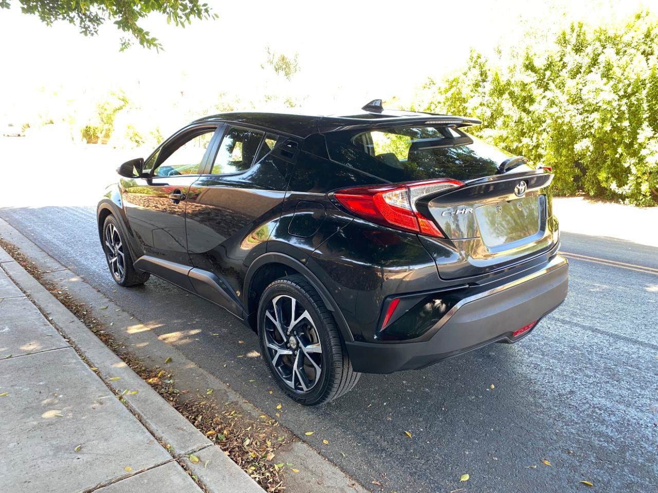 Used 2018 Toyota C-HR XLE FWD image 8