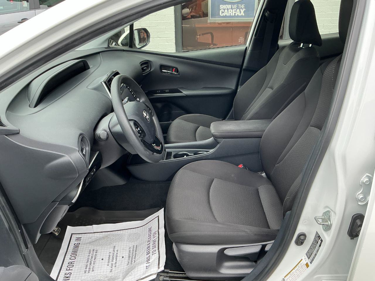 Used 2022 Toyota Prius LE FWD image 8