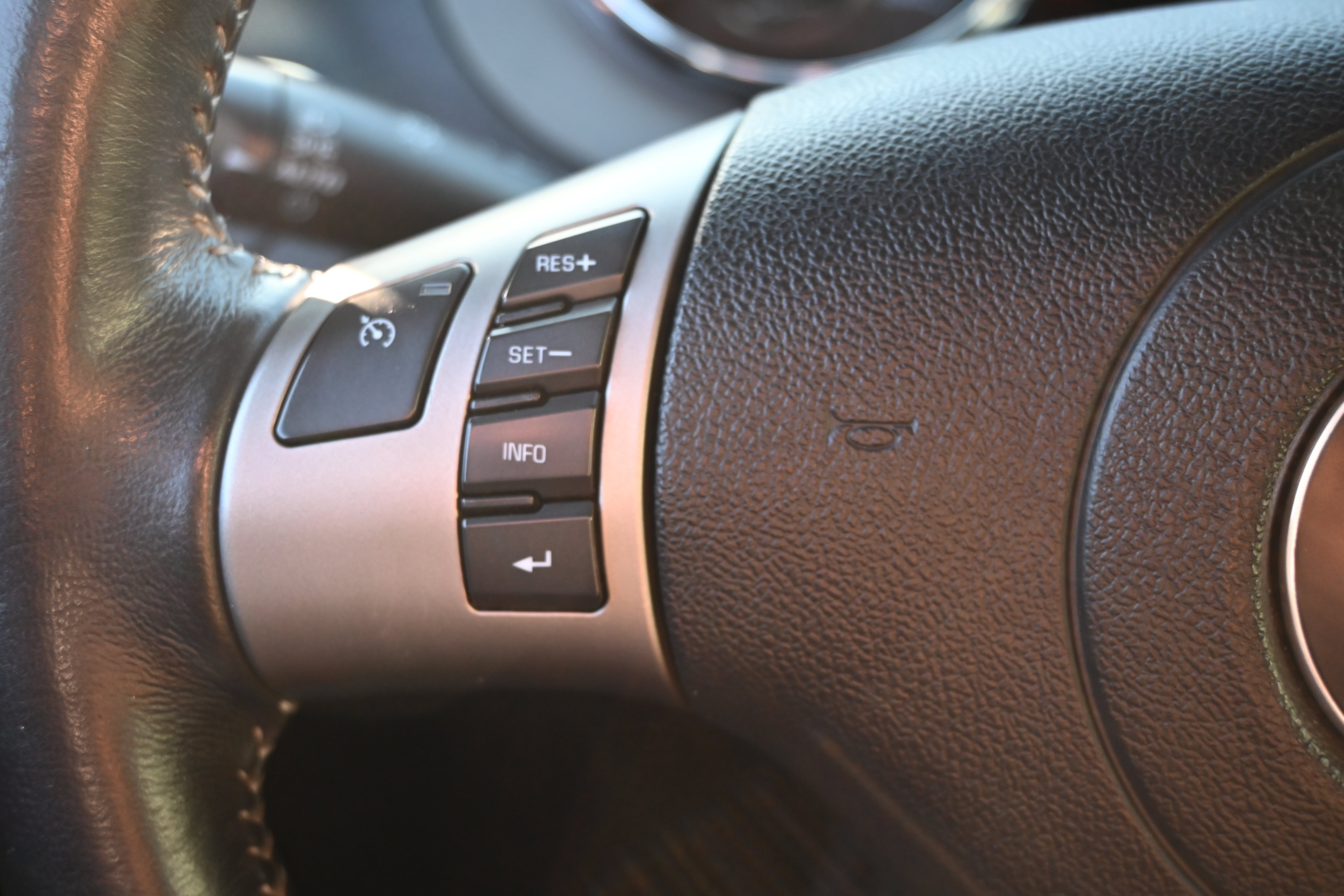 Used 2009 Pontiac Solstice GXP w/ Premium Package RWD image 34