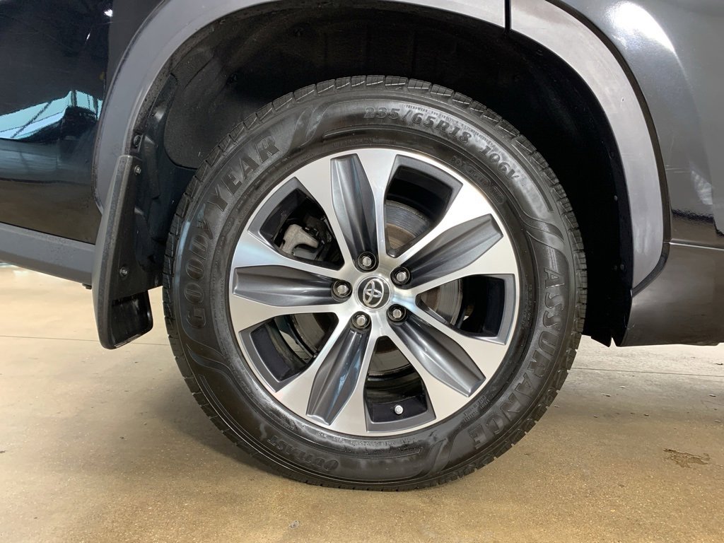 Used 2021 Toyota Highlander XLE image 34