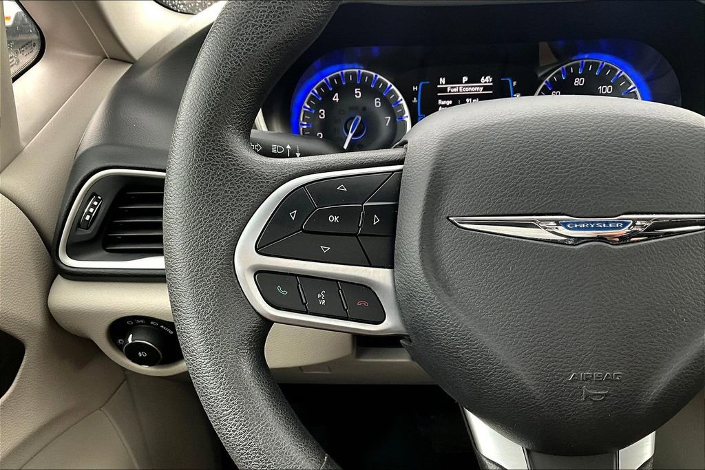 Used 2017 Chrysler Pacifica Touring Plus FWD image 14