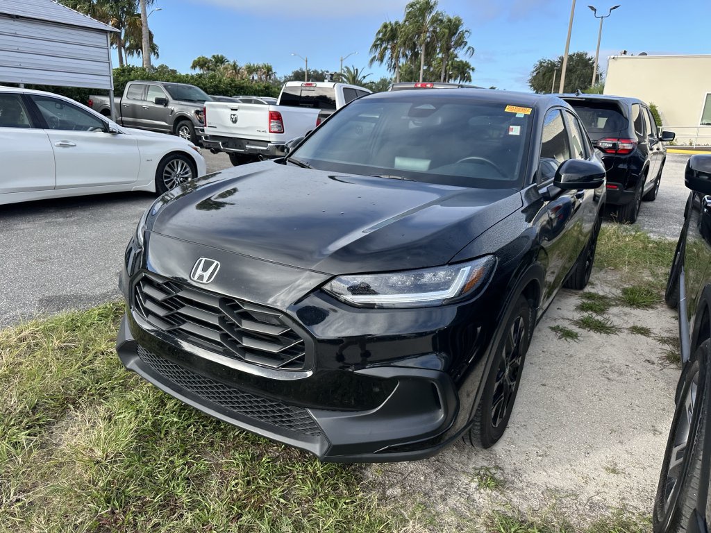 Used 2025 Honda HR-V Sport image 9