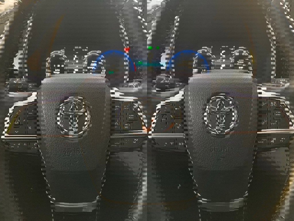 Used 2024 Toyota Highlander Platinum image 20