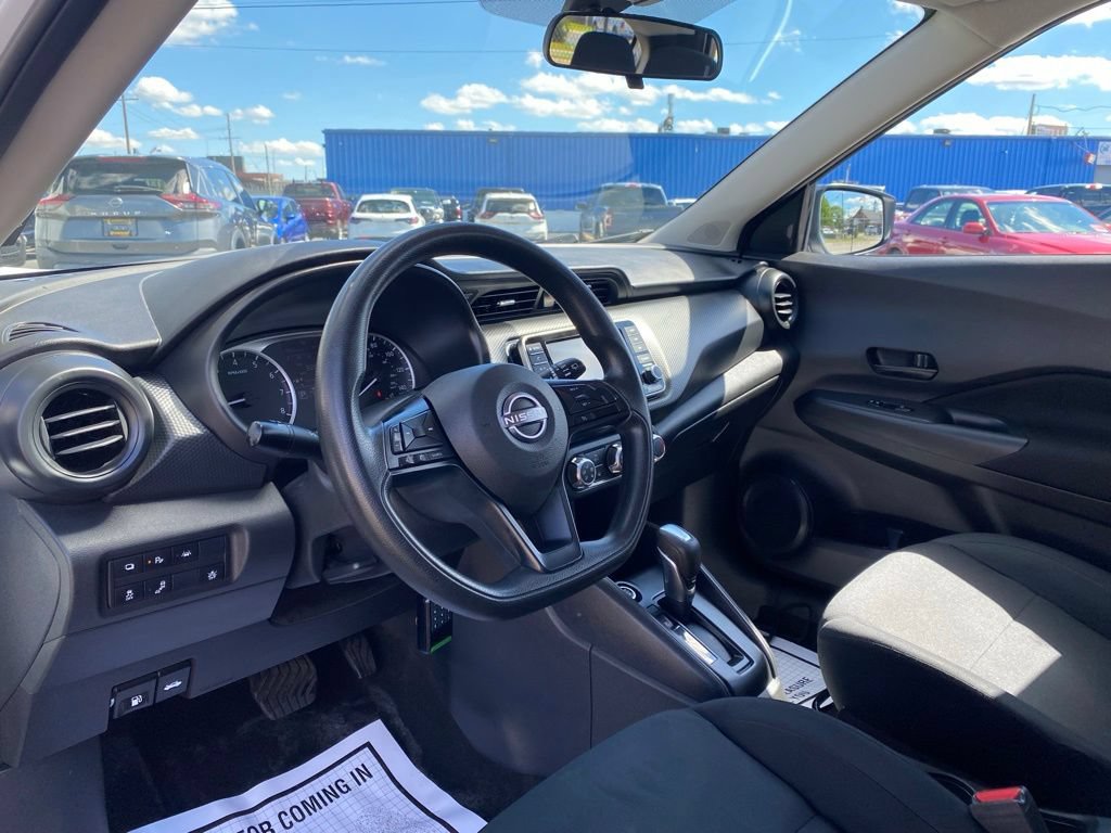 Used 2023 Nissan Kicks S FWD image 9
