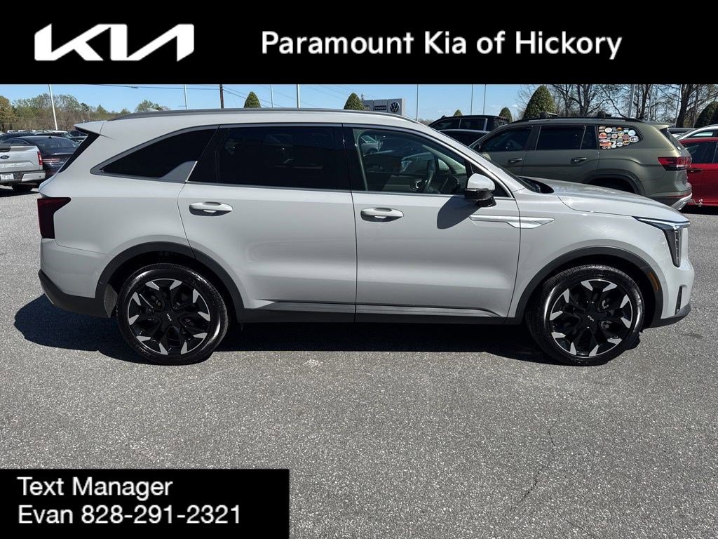 Used 2025 Kia Sorento SX FWD image 8