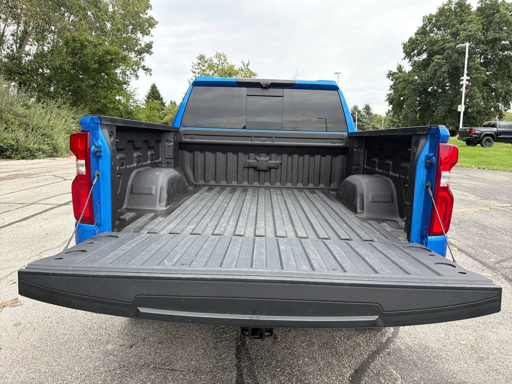 Used 2025 Chevrolet Silverado 1500 ZR2 w/ Technology Package AWD/4WD image 31