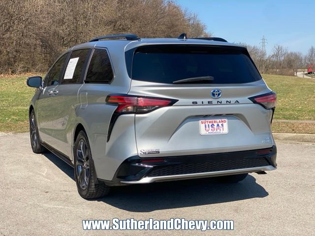 Used 2024 Toyota Sienna XSE image 5