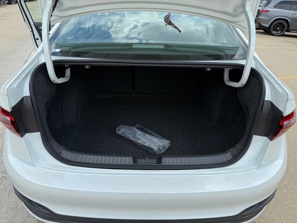 New 2025 Volkswagen Jetta SE image 17