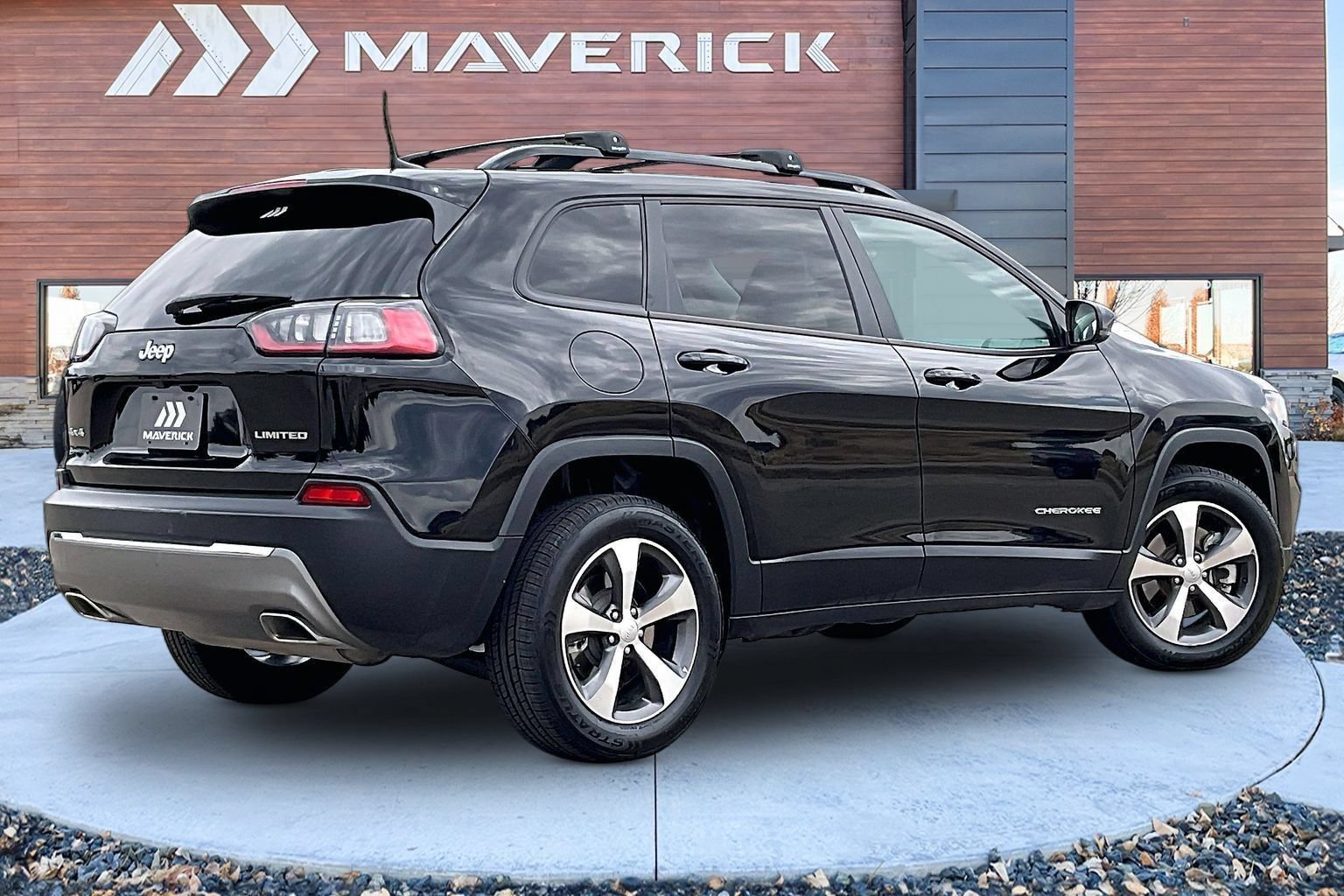 Used 2022 Jeep Cherokee Limited w/ Mopar Interior Package AWD/4WD image 5