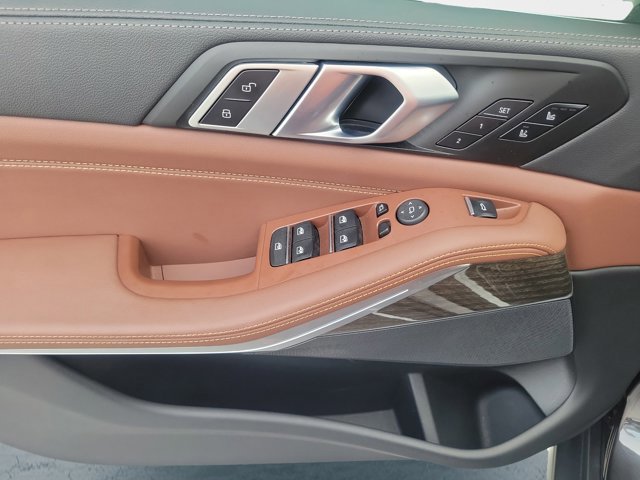 Used 2023 BMW X5 xDrive40i w/ Luxury Seating Package image 30