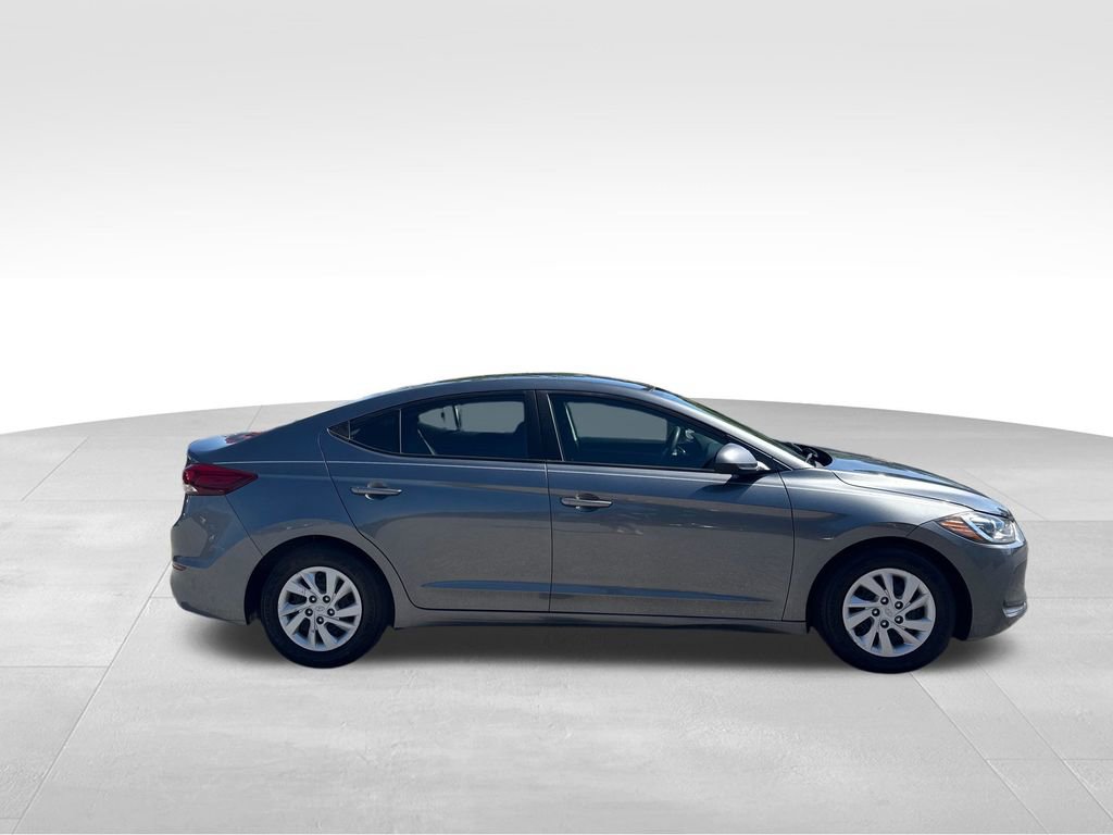 Used 2018 Hyundai Elantra SE FWD image 7