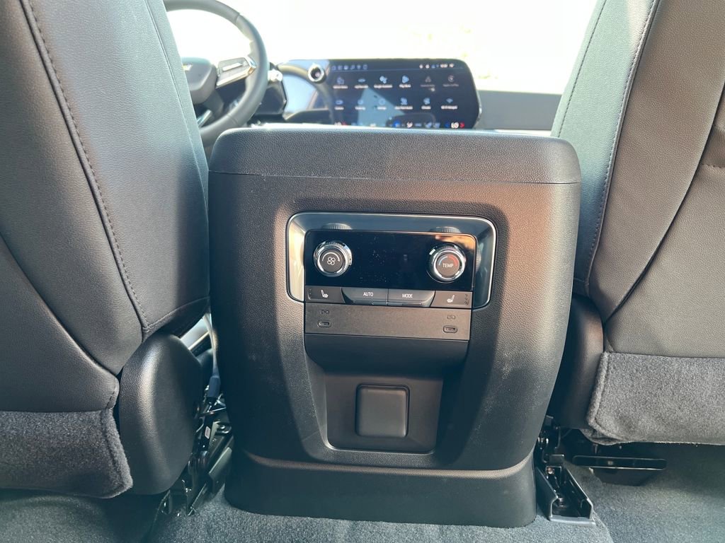 New 2026 Chevrolet Suburban Premier w/ Sun And Tow Package image 23