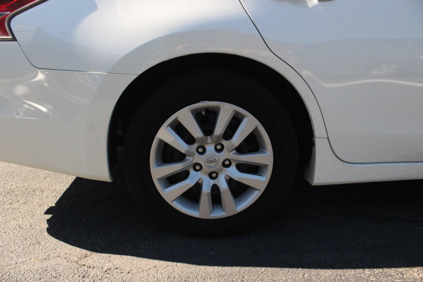 Used 2015 Nissan Altima 2.5 S w/ Power Driver Seat Package FWD image 10