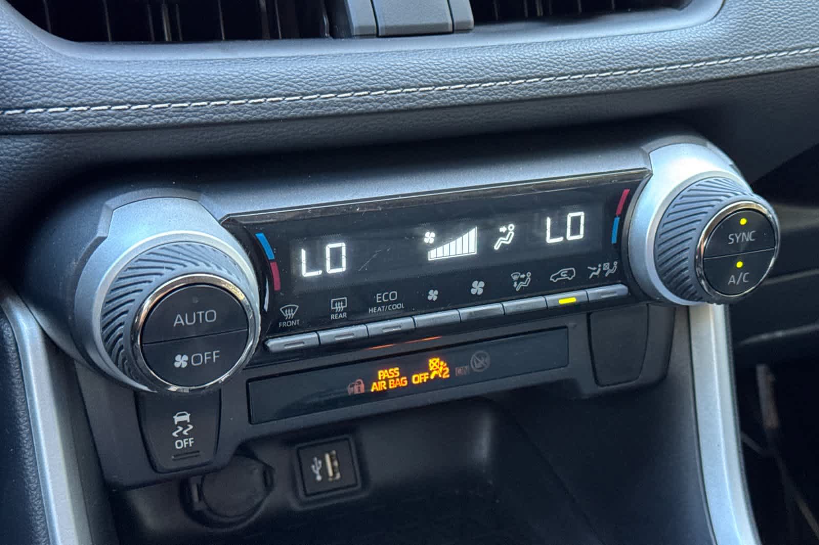 Used 2025 Toyota RAV4 XLE AWD/4WD image 20