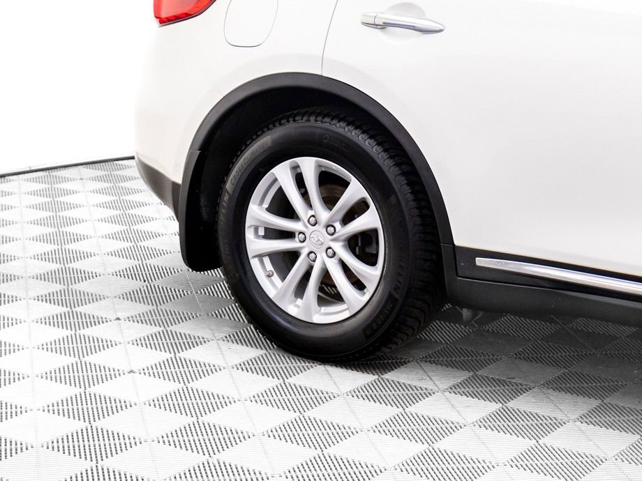 Used 2017 INFINITI QX70 AWD w/ Premium Package image 35