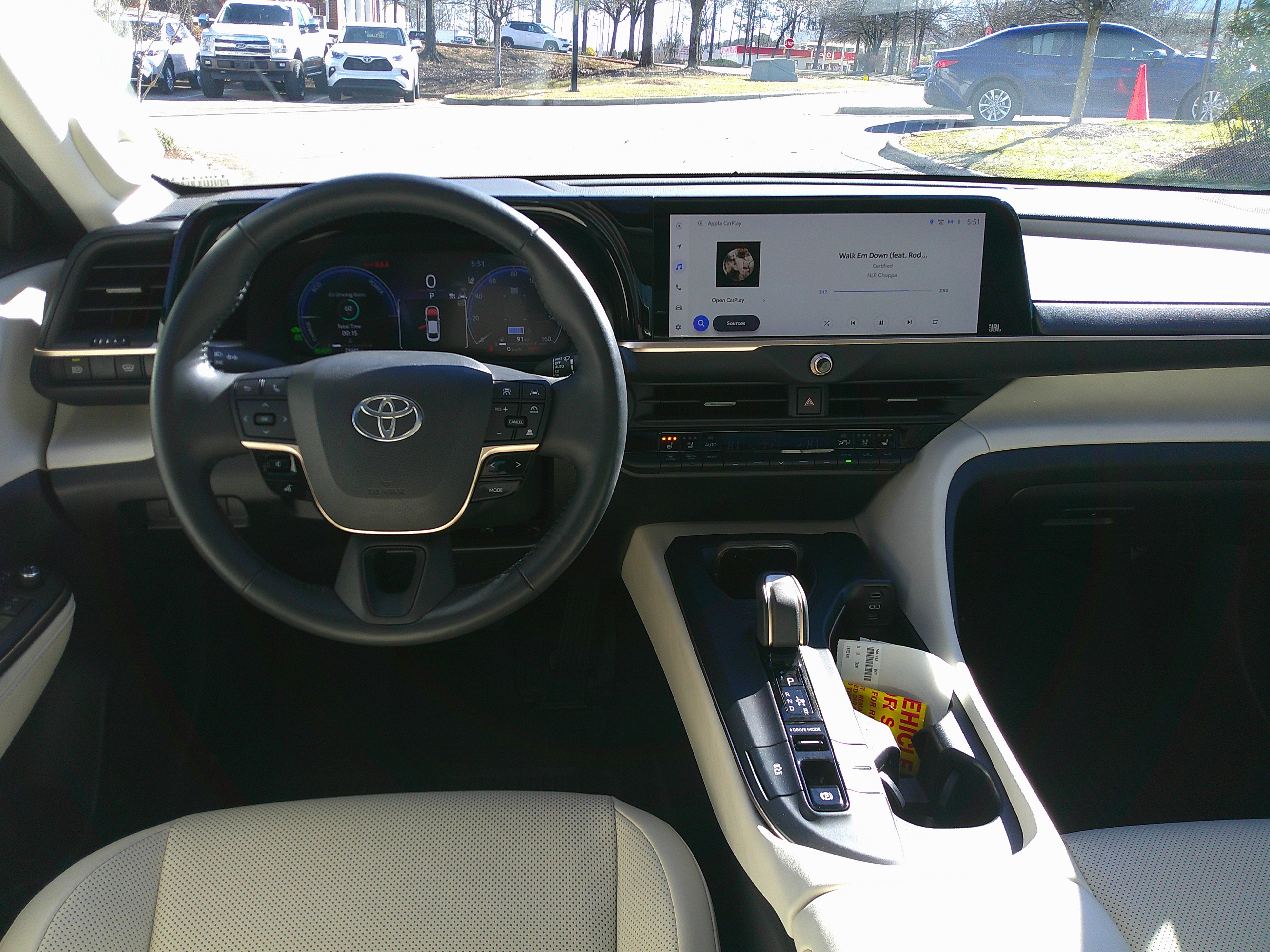 Used 2023 Toyota Crown Limited image 31