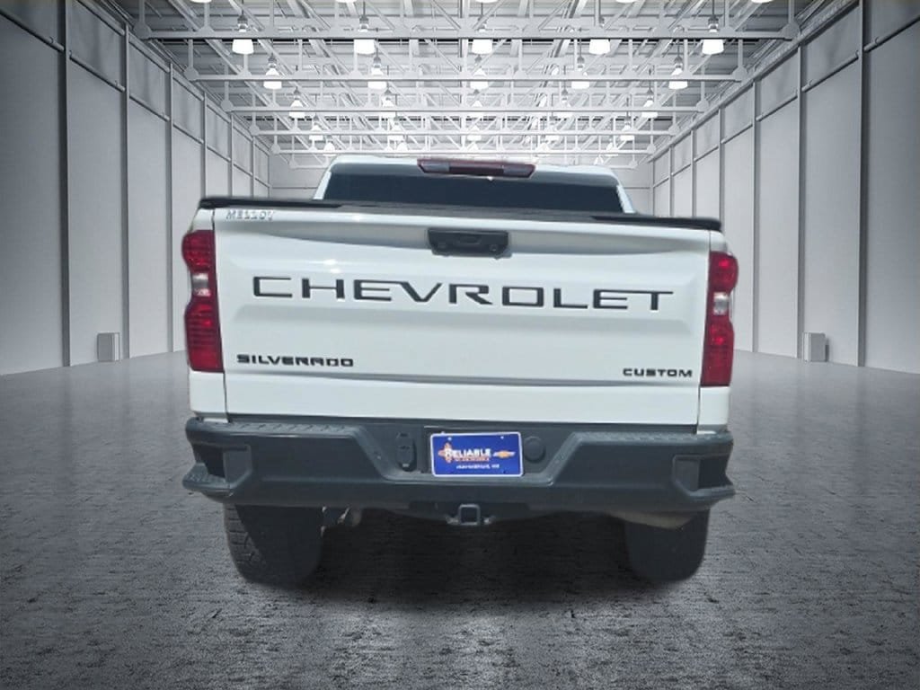 Used 2024 Chevrolet Silverado 1500 Custom Trail Boss w/ LPO, Dark Essentials Package AWD/4WD image 6