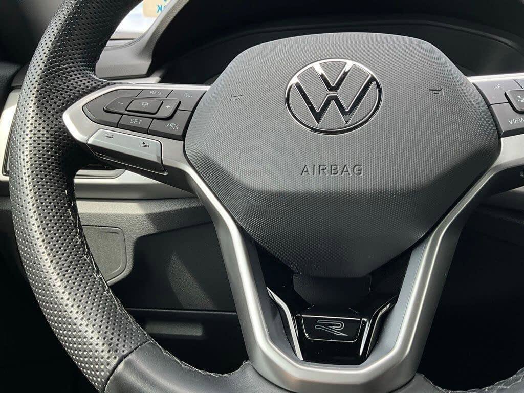 Certified 2023 Volkswagen Atlas Cross Sport SEL R-Line AWD/4WD image 22