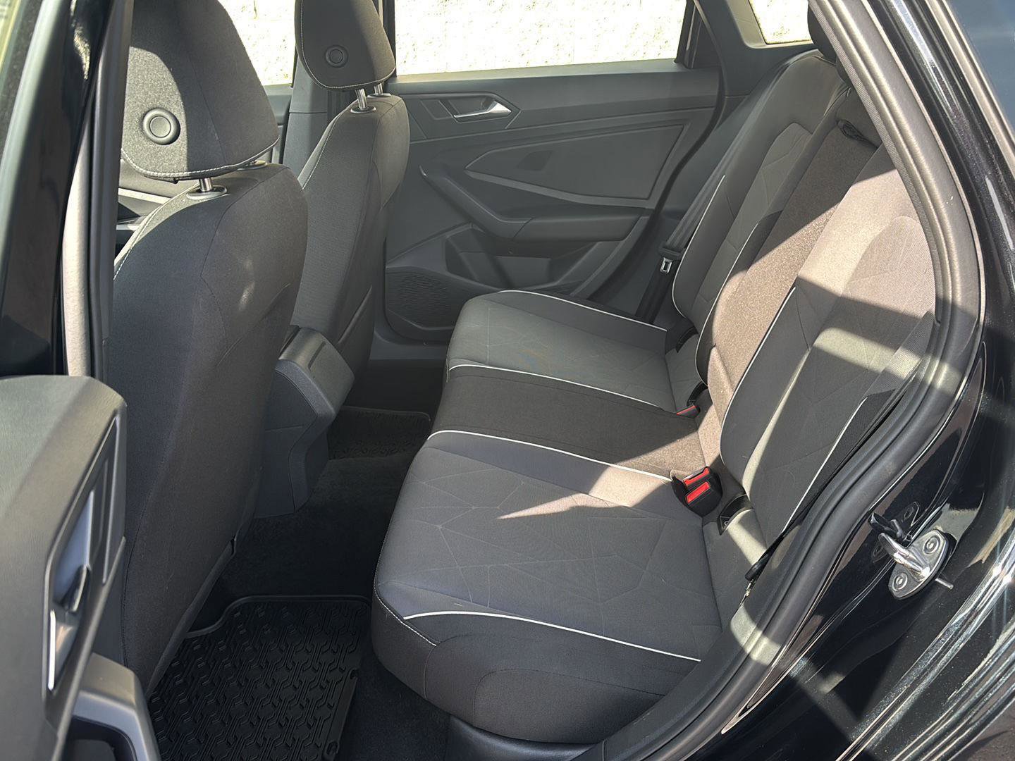 Used 2025 Volkswagen Jetta Sport image 30