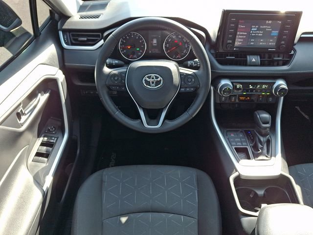 Certified 2020 Toyota RAV4 XLE w/ Convenience Package AWD/4WD image 11