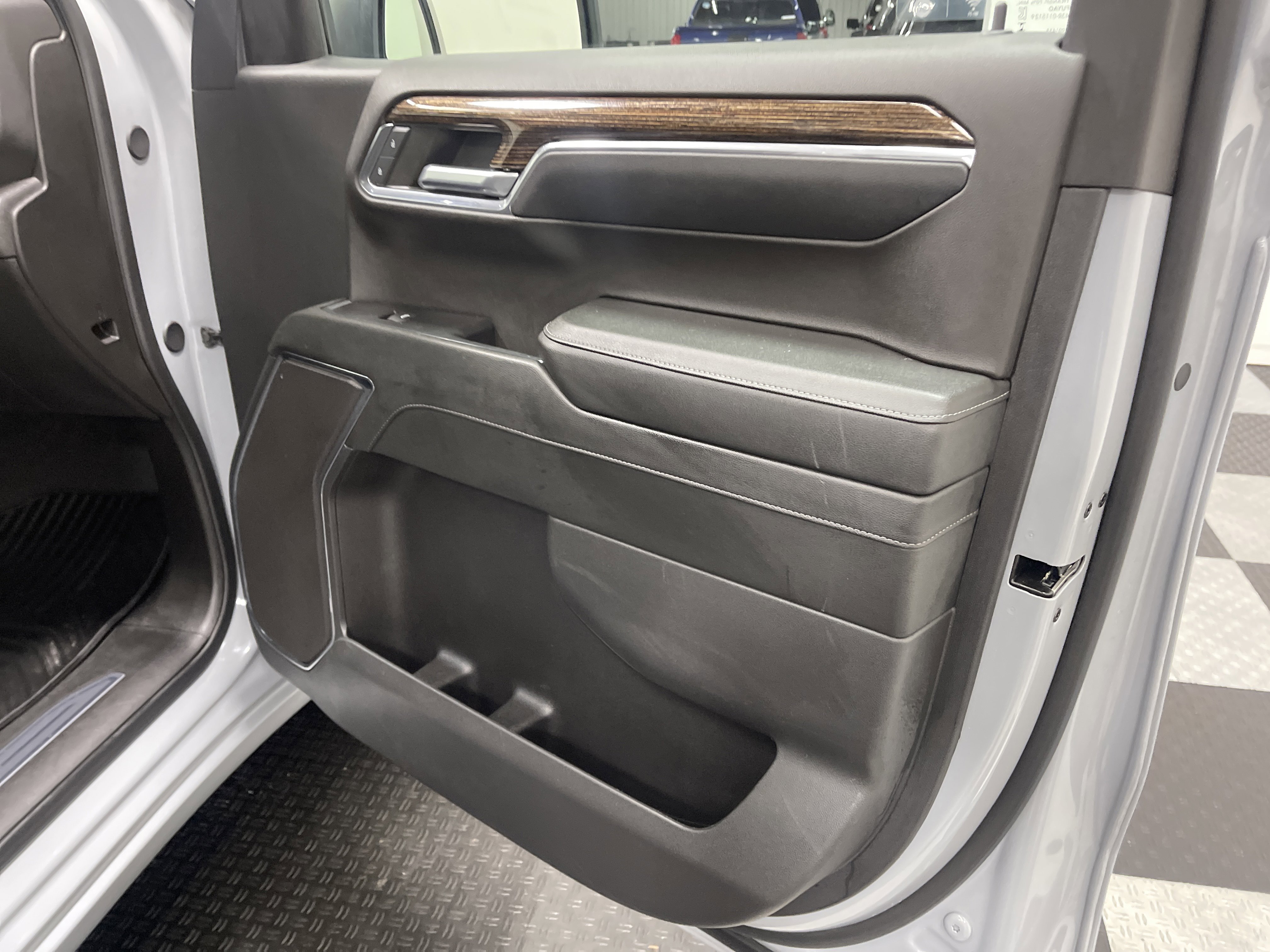 Used 2024 GMC Sierra 1500 SLE image 23