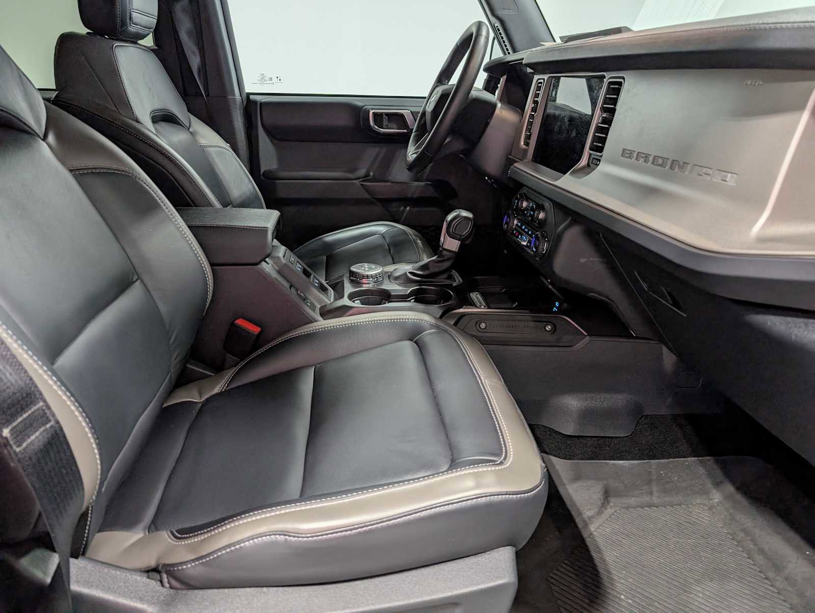 Certified 2025 Ford Bronco Outer Banks AWD/4WD image 44