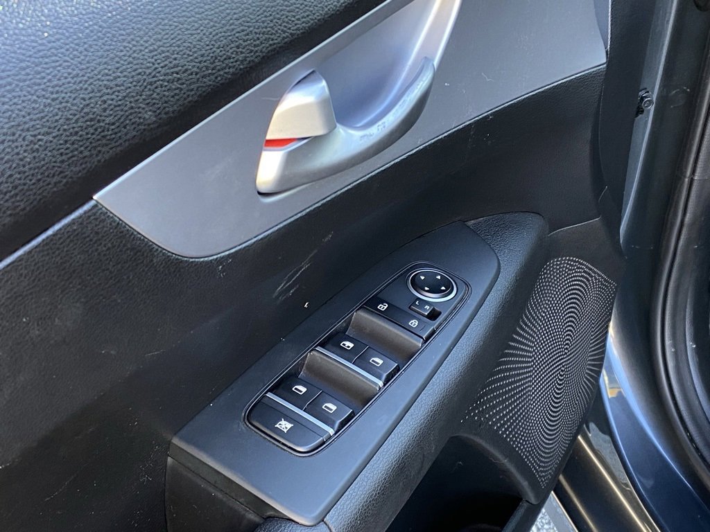 Used 2024 Kia Forte LXS w/ LXS Technology Package image 11