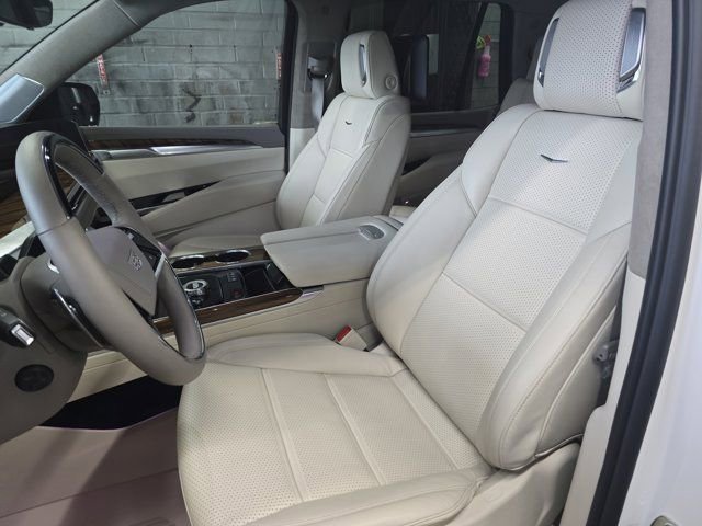 Certified 2025 Cadillac Escalade Sport Platinum w/ LPO, ONYX Package image 16