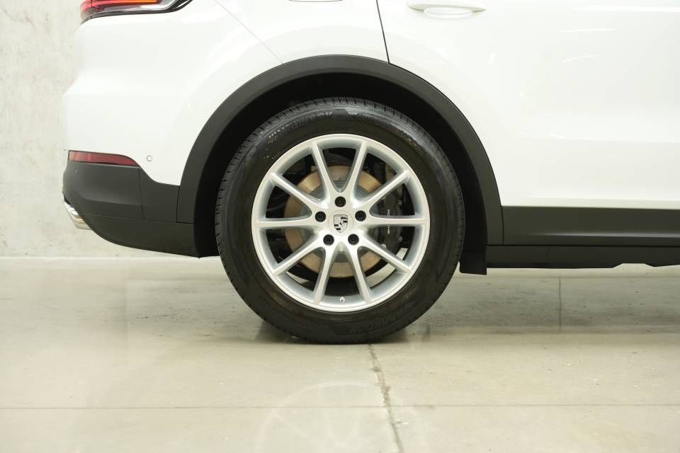 New 2026 Porsche Cayenne AWD/4WD image 38