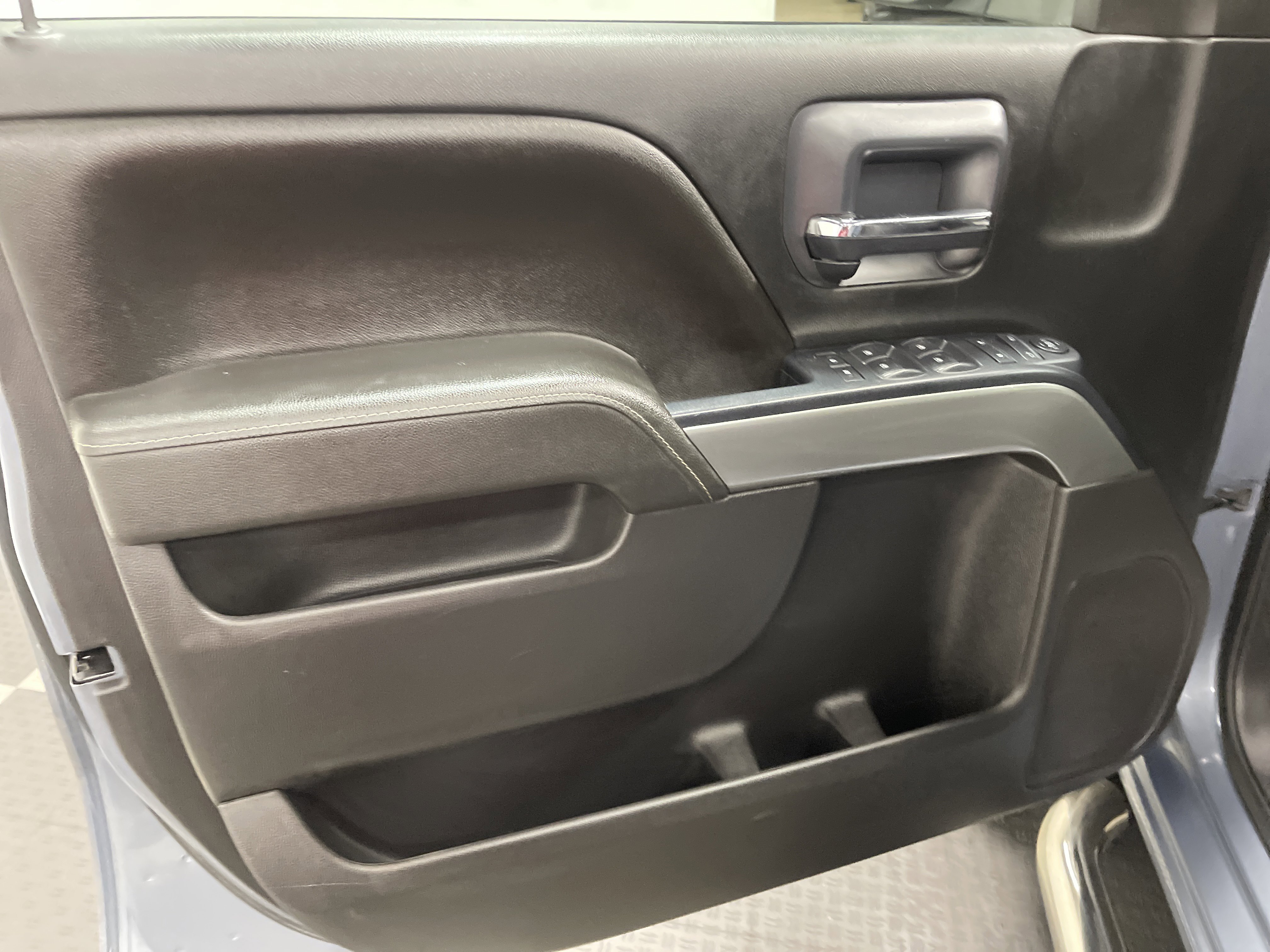 Used 2016 Chevrolet Silverado 1500 LT w/ LT Convenience Package image 10