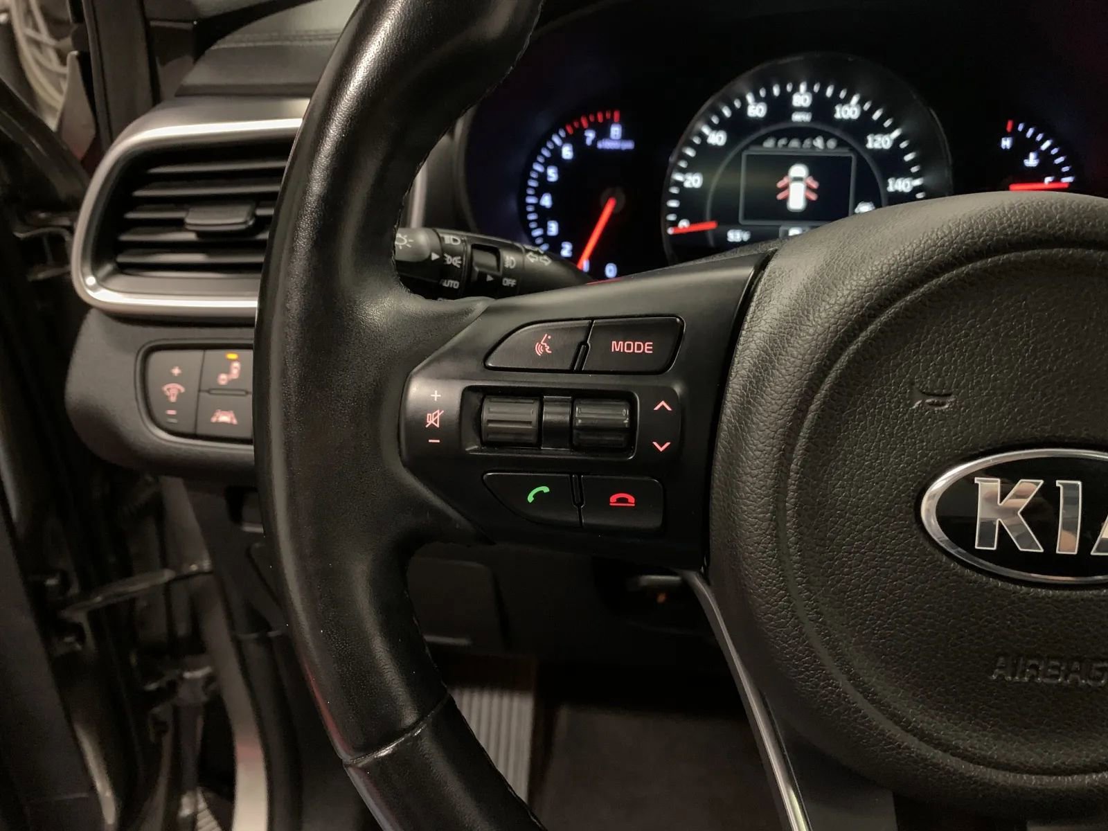 Used 2018 Kia Sorento SX image 22