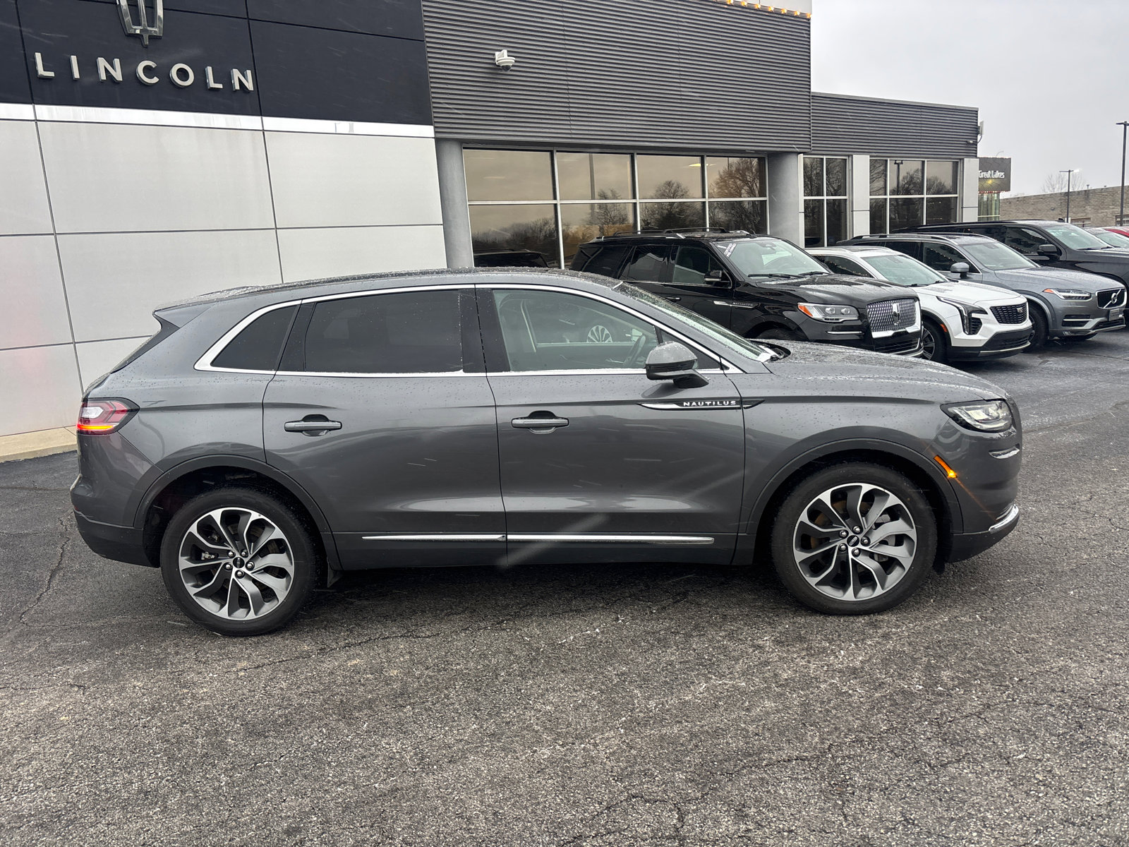 Certified 2023 Lincoln Nautilus Reserve w/ Cargo Utility Package image 8