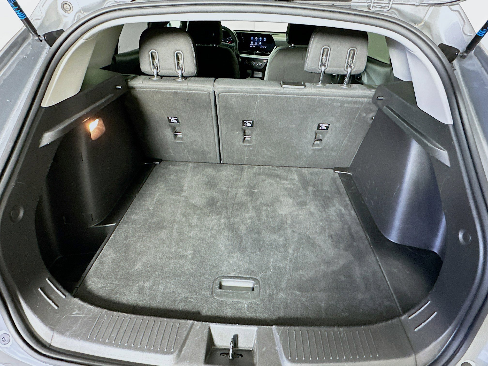 Used 2025 Chevrolet Trax LS w/ LS Convenience Package image 28