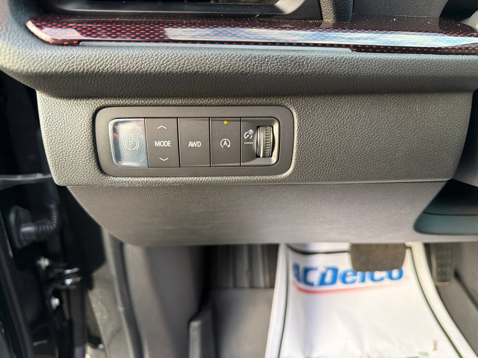 Used 2025 Chevrolet Traverse Z71 w/ Enhanced Driving Package AWD/4WD image 17