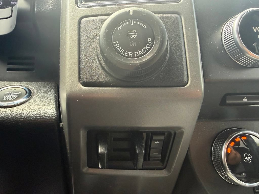 Used 2018 Ford Expedition XLT AWD/4WD image 30