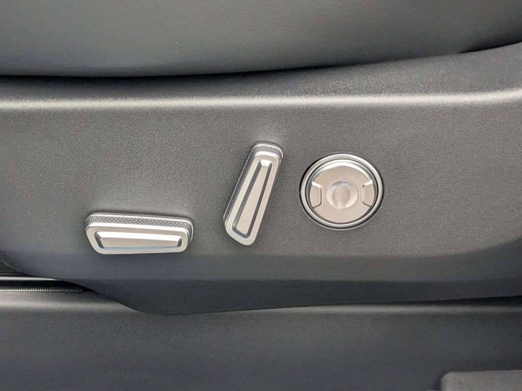 New 2026 Lincoln Nautilus Premier w/ Equipment Group 102A AWD/4WD image 20