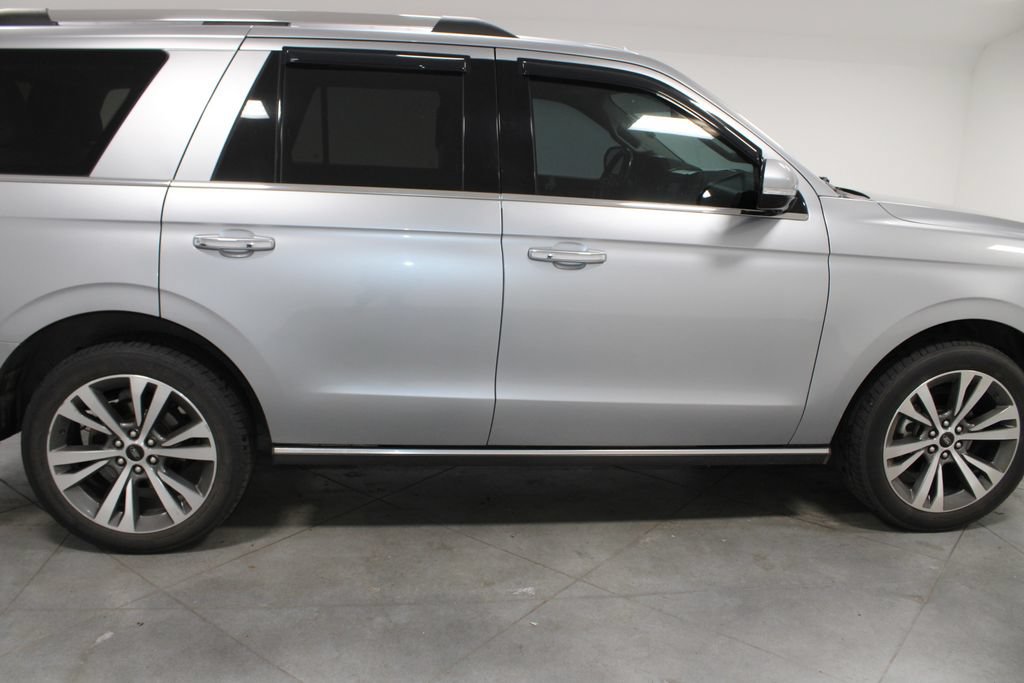 Used 2020 Ford Expedition Limited w/ Equipment Group 302A AWD/4WD image 11